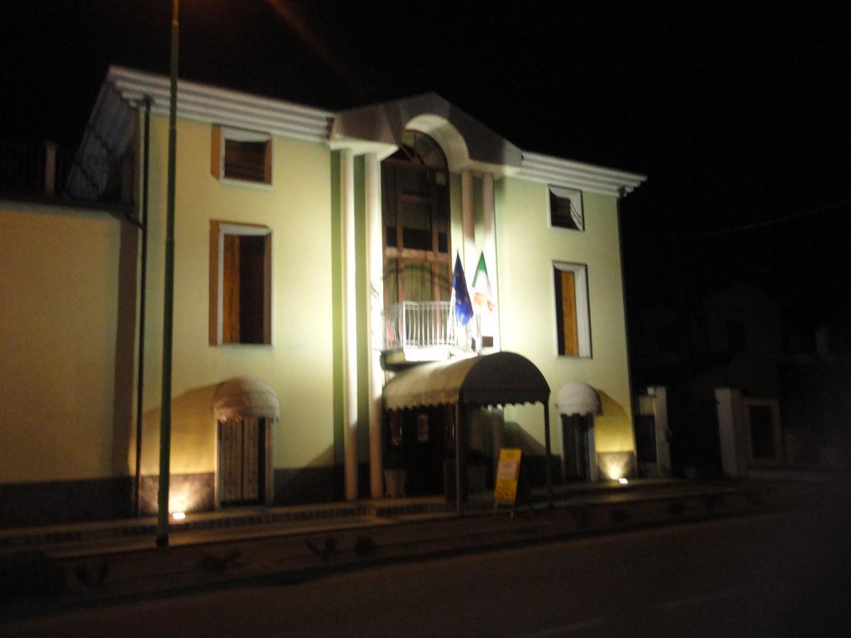 Hotel Ristorante Regina Mozzanica 외부 사진