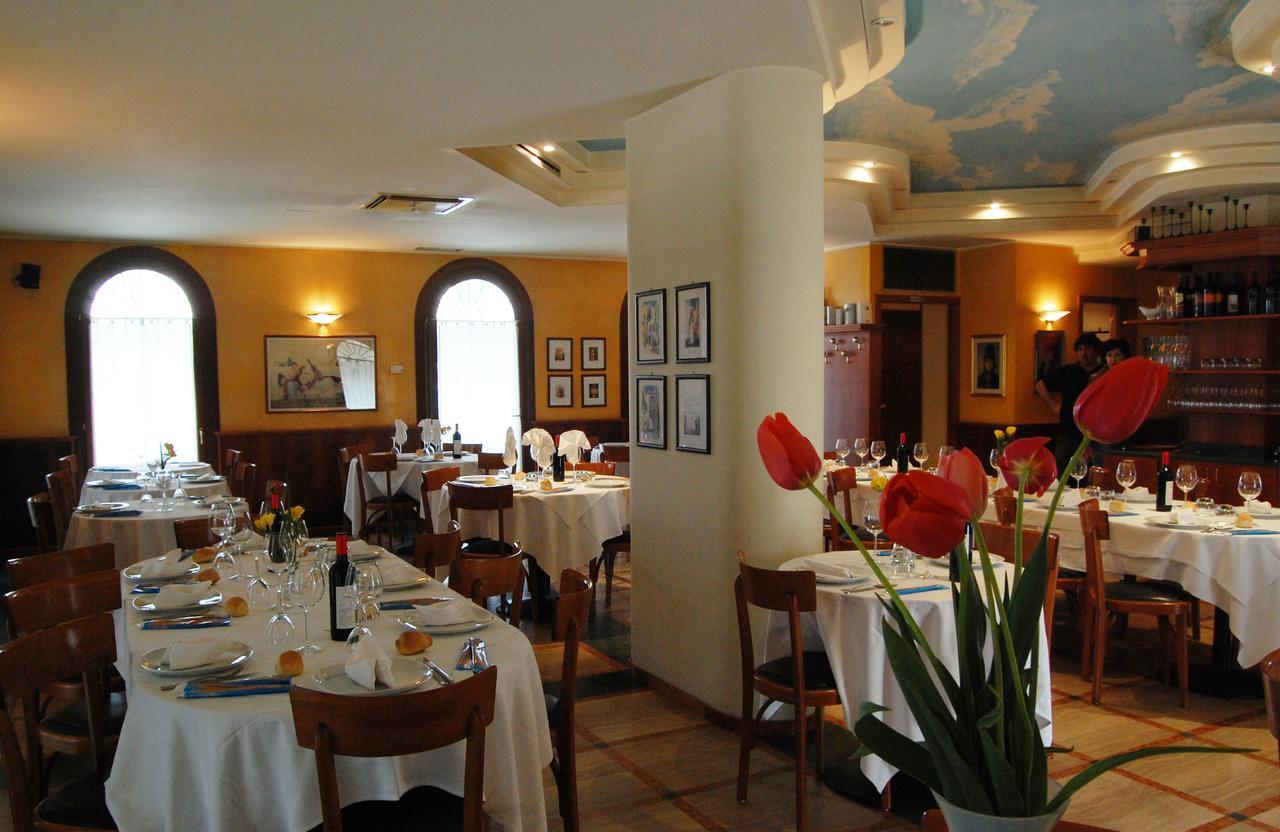 Hotel Ristorante Regina Mozzanica 외부 사진